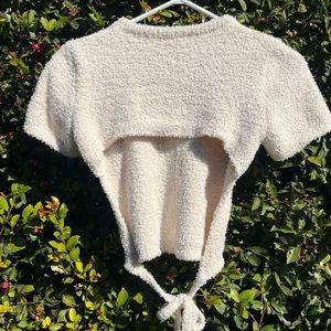 Cropped shirt with tie back